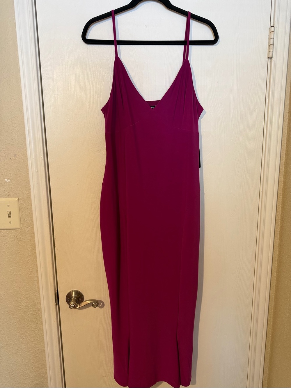 Express- Spaghetti Strap V-Neck Midi Dress in Magenta